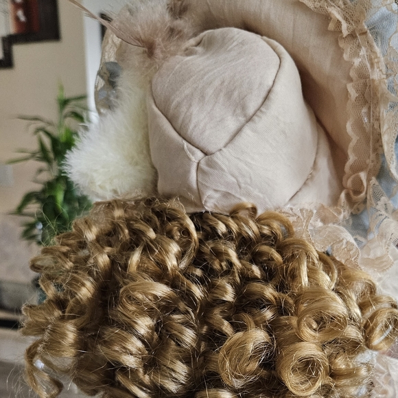 Collectable Doll - Picture 5 of 14